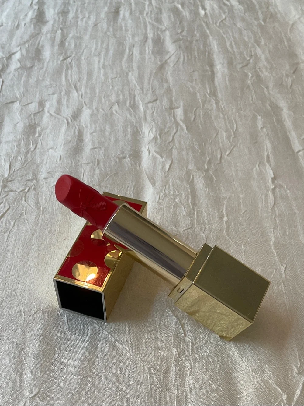 Estee Lauder, limited edition, Red Robin Lipstick